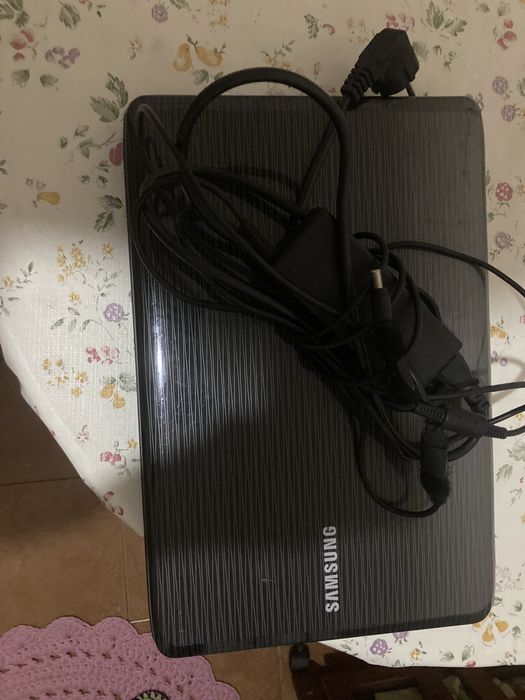 Продам Sumsung r523 на запчастини