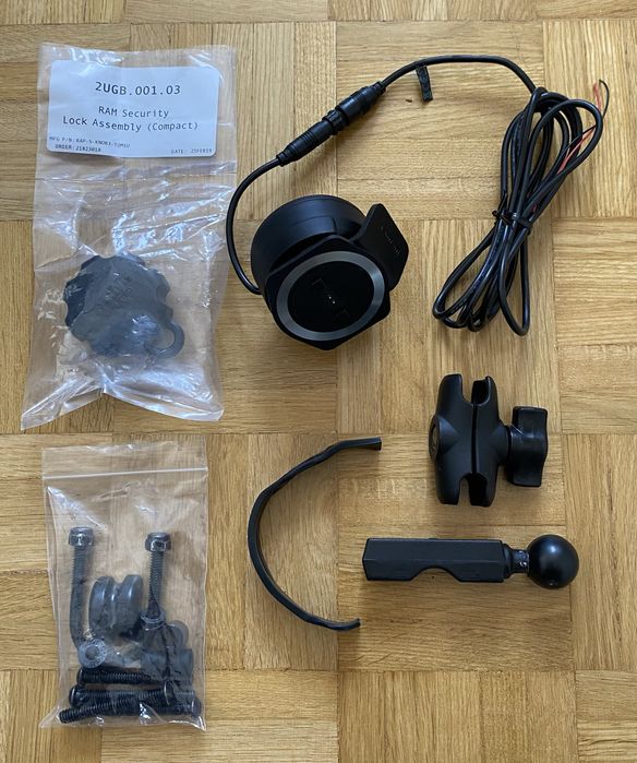 Zestaw montażowy do nawigacji TomTom Rider + zabezpieczenie TomTom