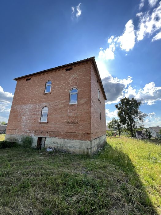Без комісії! Продаж просторого будинку 205.8 м2 з великою територією біля Пустомит