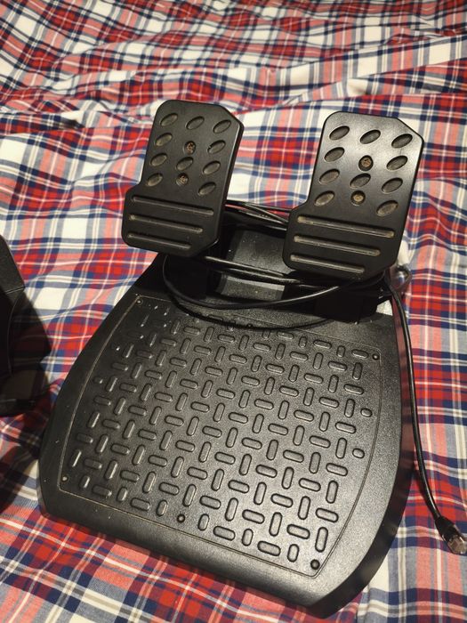 Thrustmaster t150  з педалями