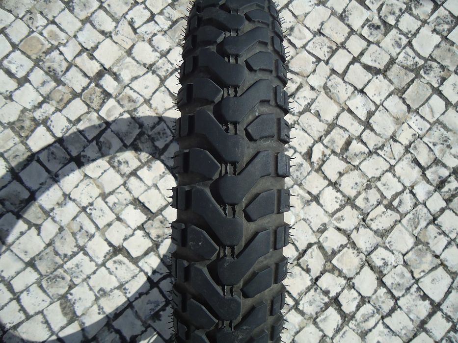Pneus Enduro para Mota
