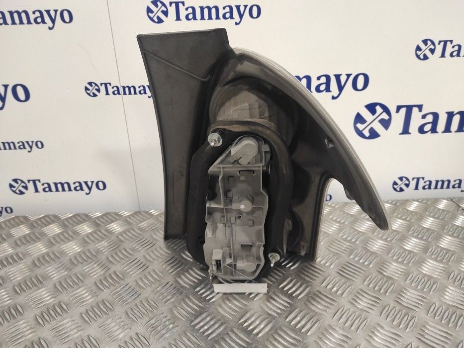 FAROLIM TRASEIRO ESQUERDO TOYOTA COROLLA VERSO 2008 -815600F060
