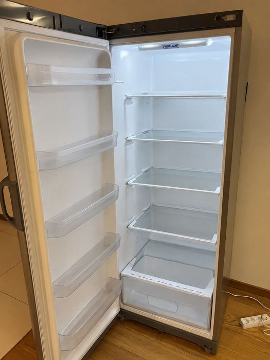Lodówka . Indesit