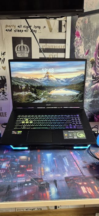 Laptop gamingowy MSI Bravo 17 D7V z dodatkami