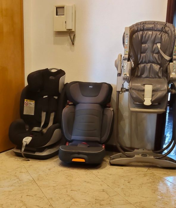 Vendo 3 peças:cadeira Chicco auto isofix, cadeira alimentação e cadeira transporte até 12 anos