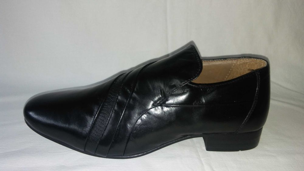 Catesby London roz. 44 / UK9/ - dł. wkł. 28,5 cm- skóra - nowe