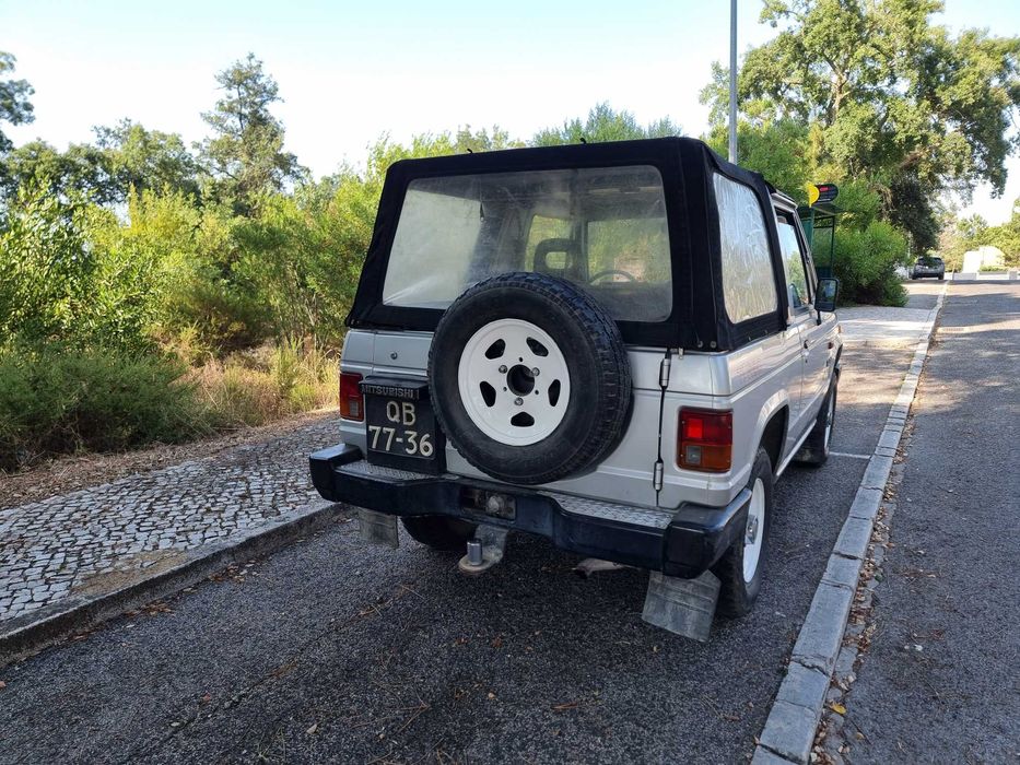 Mitsubishi Pajero MK1 Descapotável + outro de oferta para peças