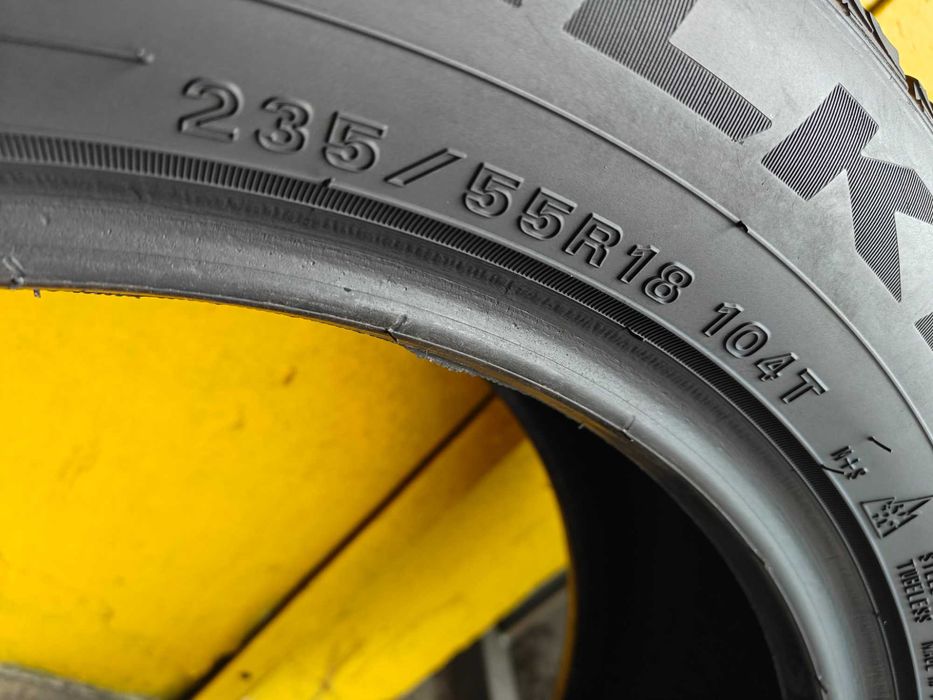 Шини r18 235/55 104Т всесезонні Falken з американського авто, добрий стан