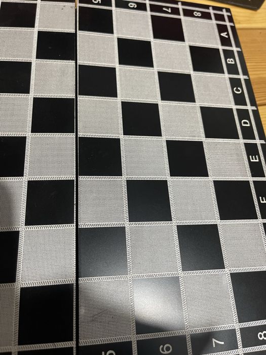 Деревянные шахматы