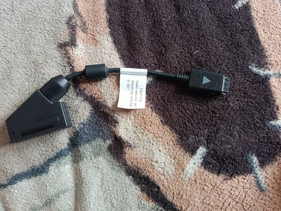 Adapter Samsung Euro SCART (model np. BN39-01154A lub BN39-01154F).