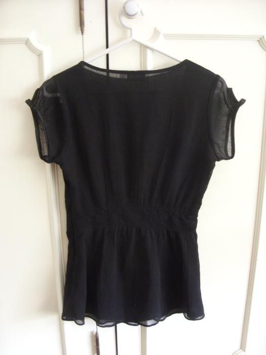 Top Preto com Atilhos tipo Espartilho - Como Novo