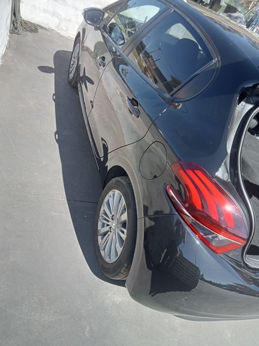 Peugeot 208 style 1600 HDi