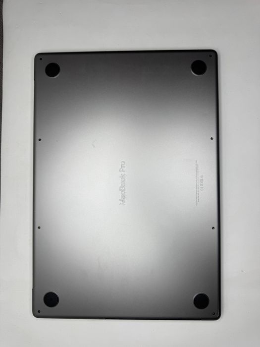 MacBook Pro Retina 16 2021 M1 Pro 16GB,512Gb SSD Space