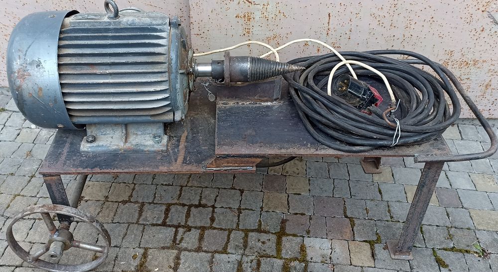 Дровокол конусний трьохфазний