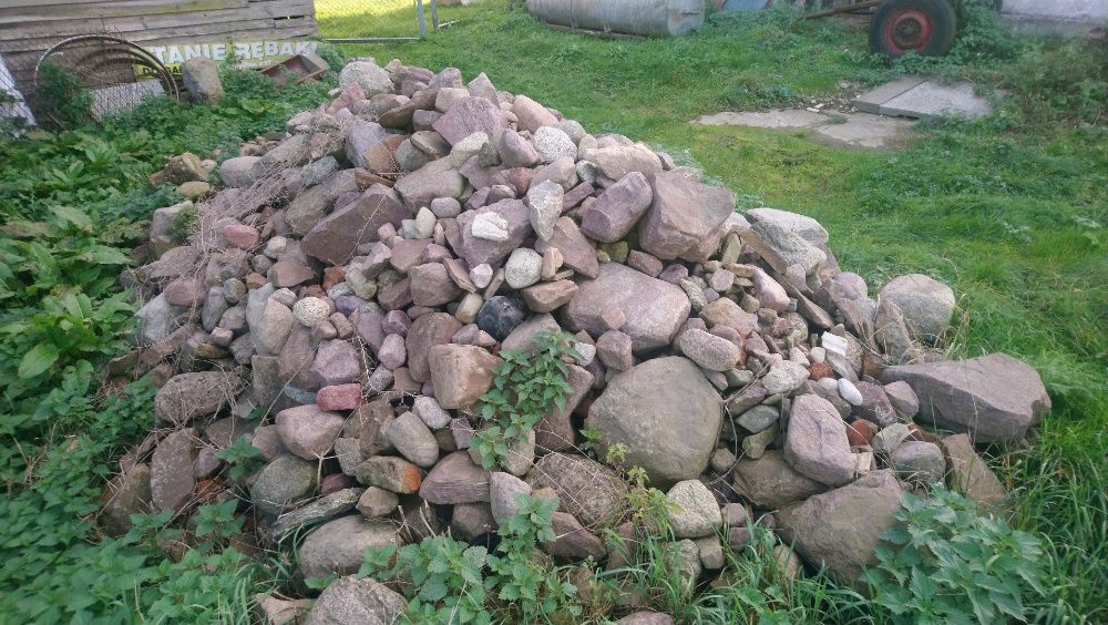 Kamien duzy ozdobny o masie 2,5 tony