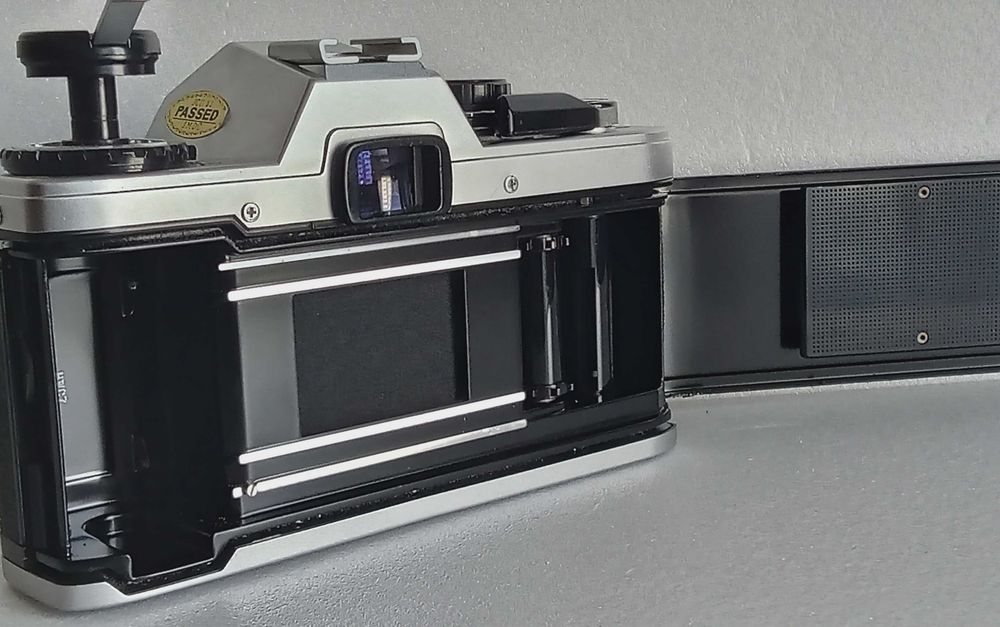 Плівковий фотапарат Olympus OM-10 50mm 1.8