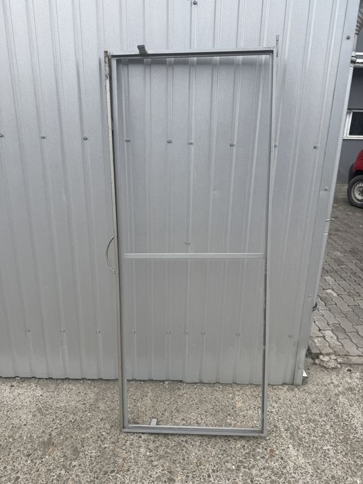 Продам металеву рамку