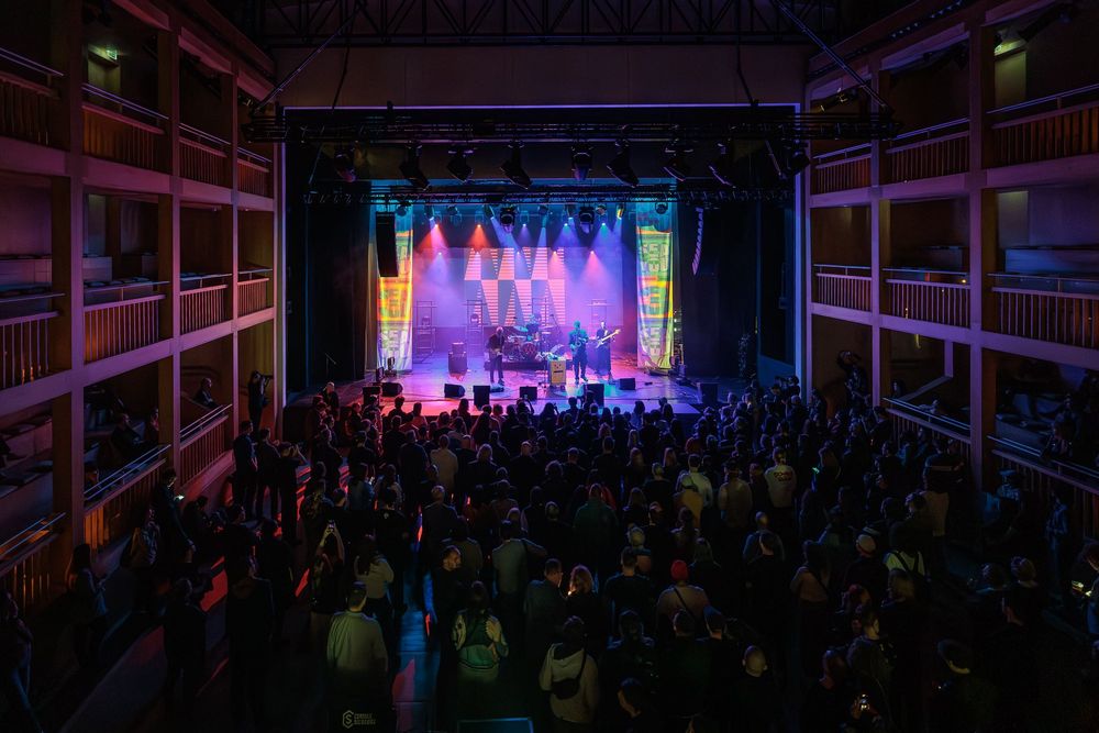 Lekcje gry na gitarze basowej