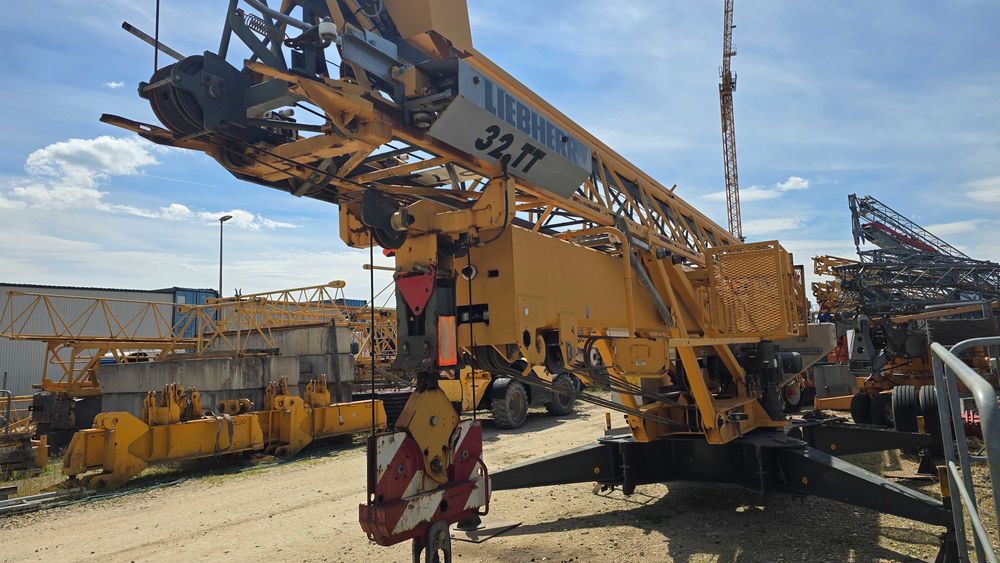 Żuraw budowlany szybkomontujący Liebherr 32TT, 2013 rok, UDT