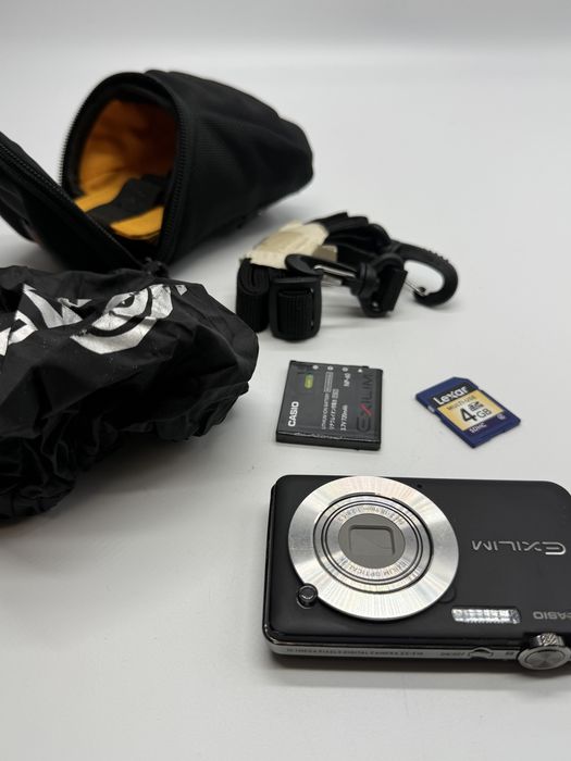 Aparat Casio Exilim EX-S10A –   etui Kata+ karta | komplet