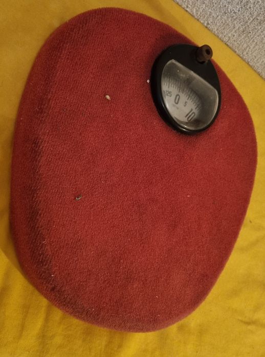 Balança Antiga a trabalhar