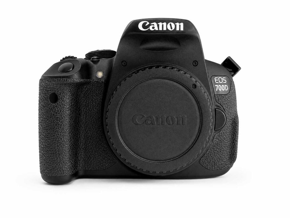 Canon EOS 700D + 3 Objetivas + Acessórios – Kit Completo.