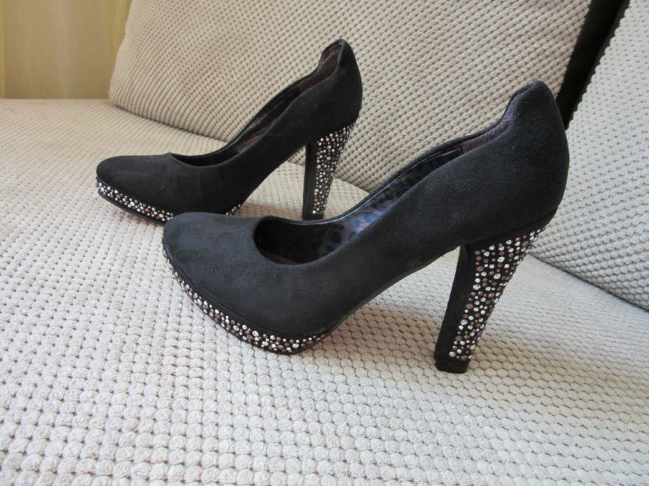 Idealna na ślub i wesele Nowe Czarne szpilki na platformie