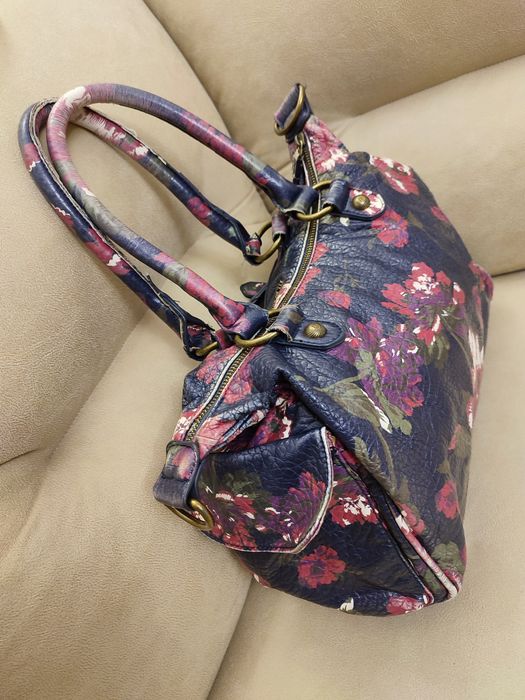 Яскрава сумка сумочка