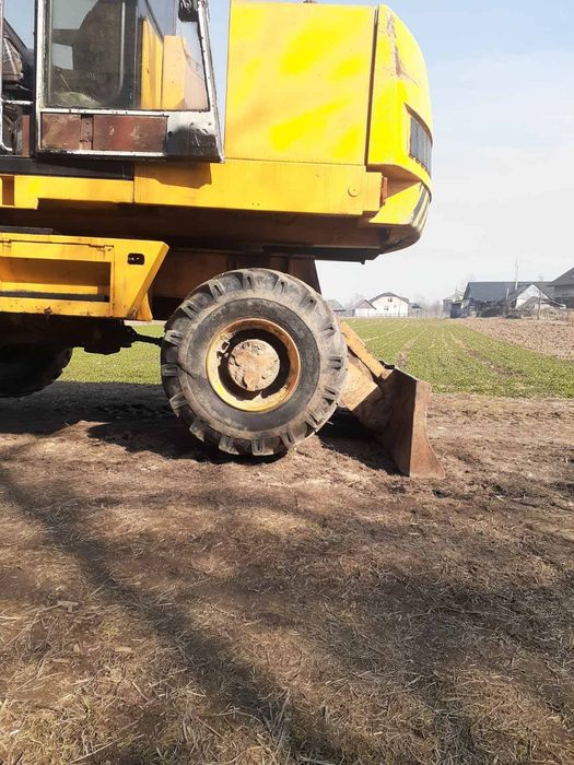 Продам Екскаватор CASE 688