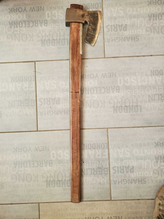 Сокири, топори, різні, ковані, цікаві