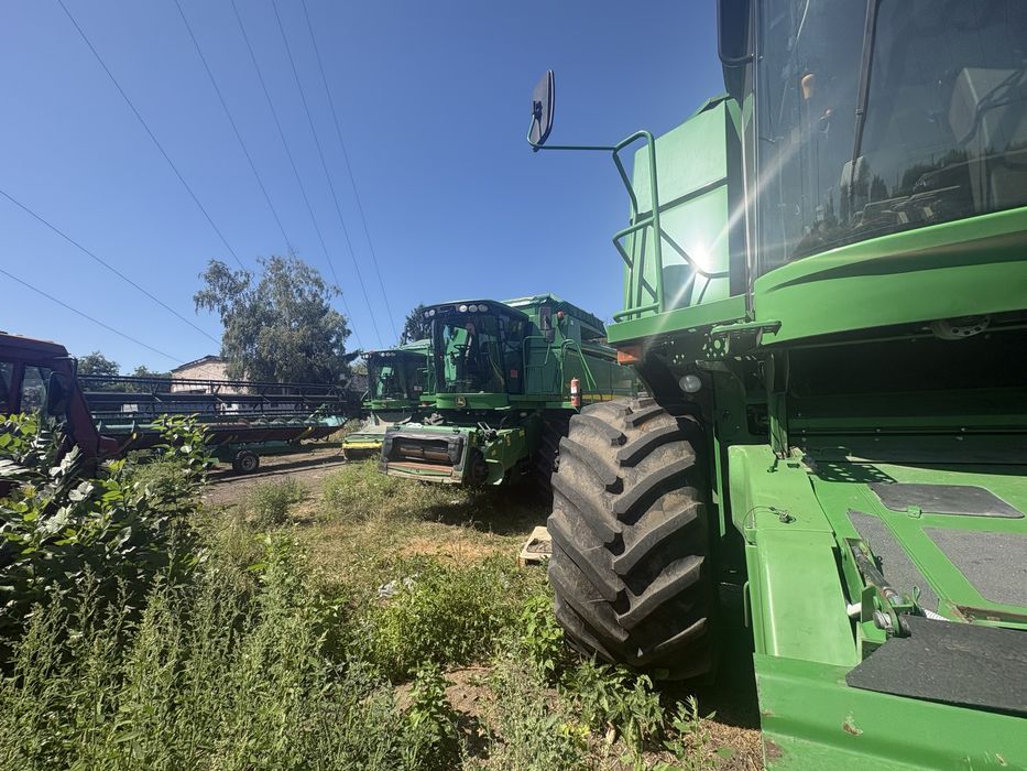 Послуги комбайна John Deere 9670 STS , навантажувач телескопічний JCB