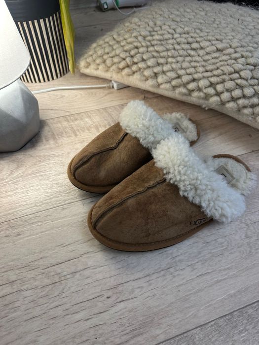 UGG - Замшевые тапочки Scuffette