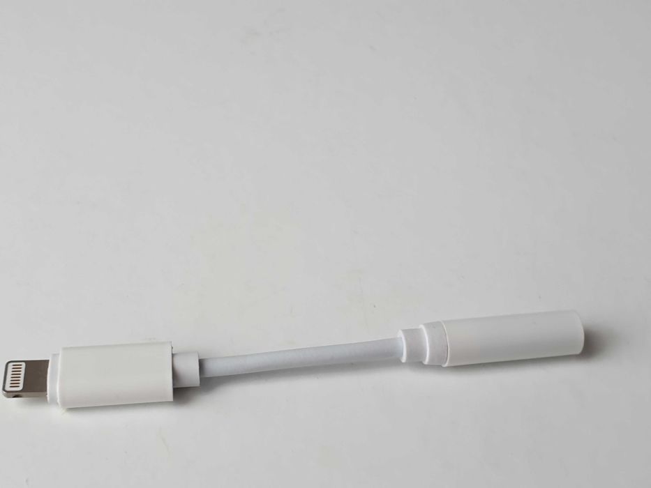 Адаптер   Apple iPhone AUX 3.5mm  to  Lightning