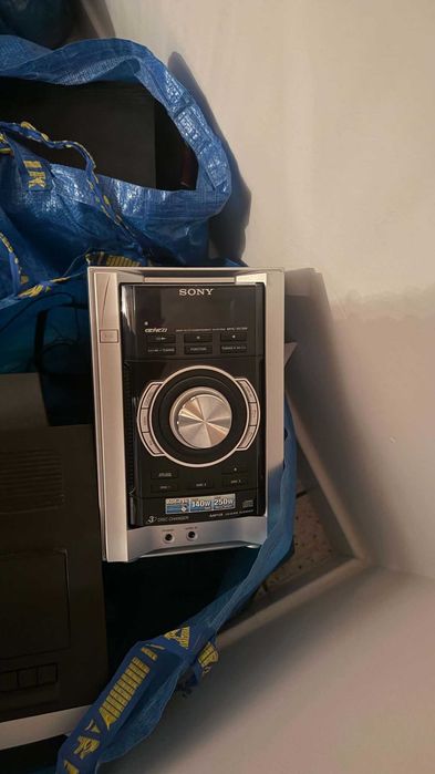 miniwieża Sony Genezi MHC-EC68 // 100% sprawna // bez głośników // kolor czarny // TYLKO ODBIÓR OSOBISTY