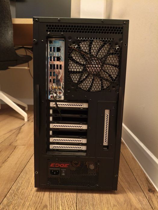 Komputer PC Intel i7-6900K / 32GB RAM / 750W / Fractal Design Define R4
