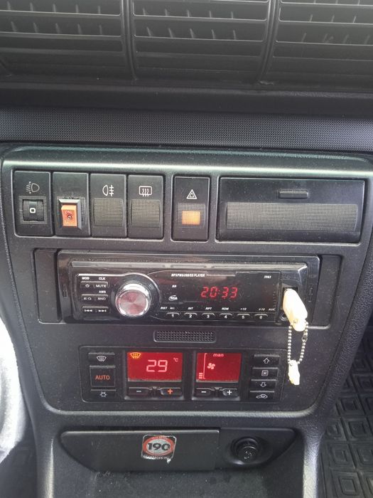 Продаю авто 1.6 бензин 1996 року ціна 2700