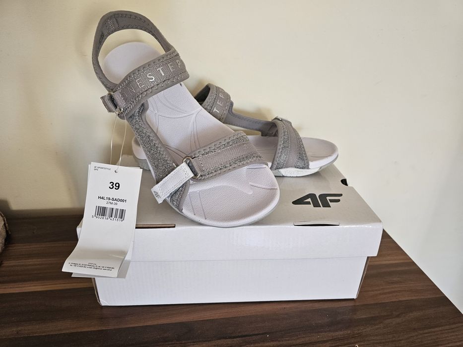 Sandałki 4F trekingowe 39 nowe,nieużywane