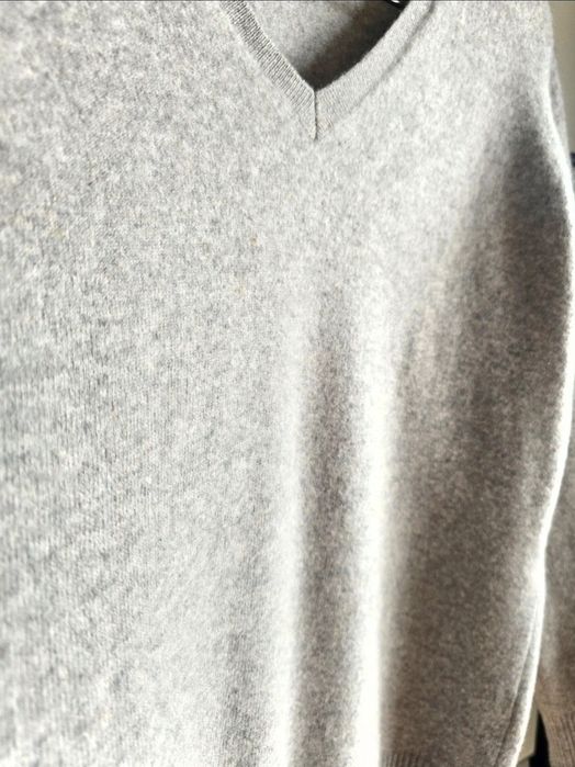 Sweter kaszmirowy męski XS-S szary wełniany w serek