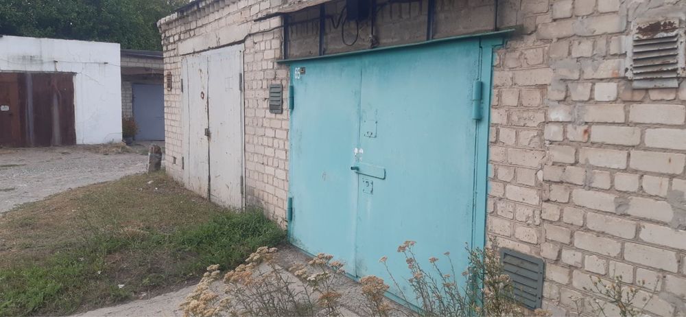 Продам цегляний гараж