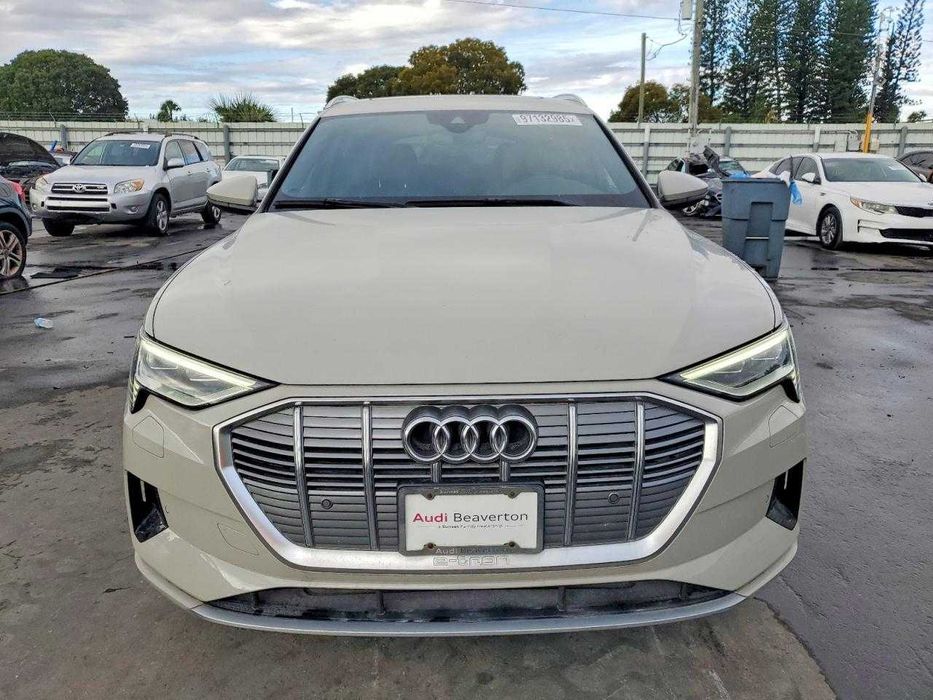 Бампер Audi Q4 E-Tron Розборка Ауді К4 Єтрон