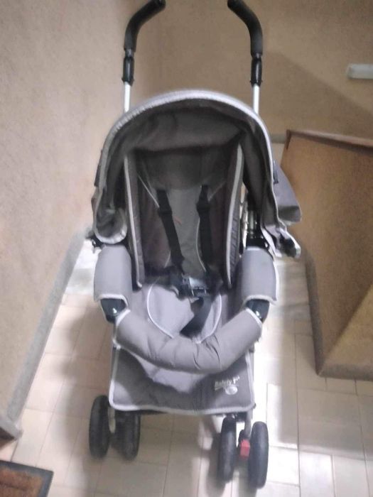 Carrinho bebé com ovo