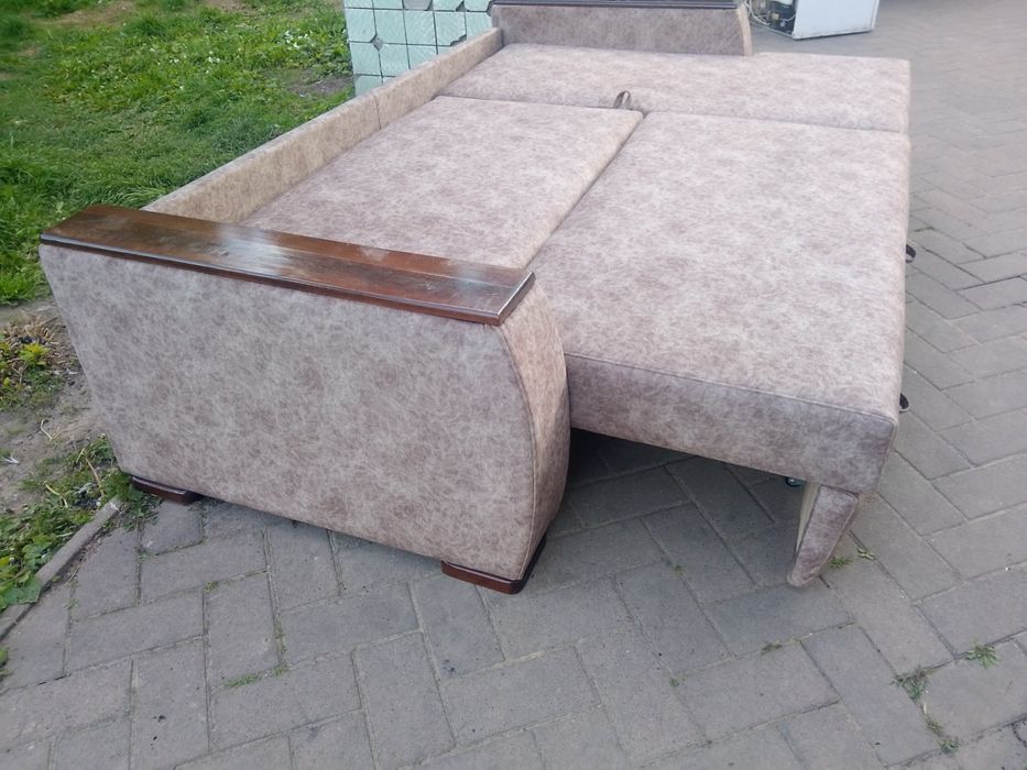 Перетяжка м’яких меблів, ремонт, реставрація