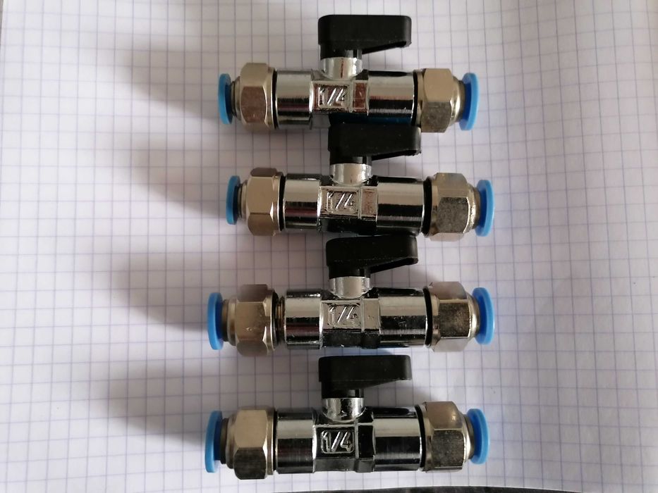 Komplet 4 zaworów kulowych Aignep 1/4" szybkozłączki pneumatyczne,nowe