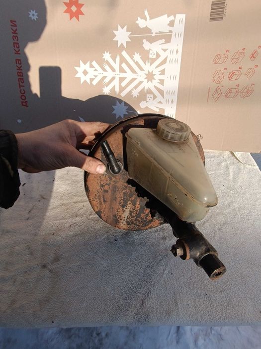 Главный тормозной цылиндр Опель Омега А на 3 трубки Opel Omega A