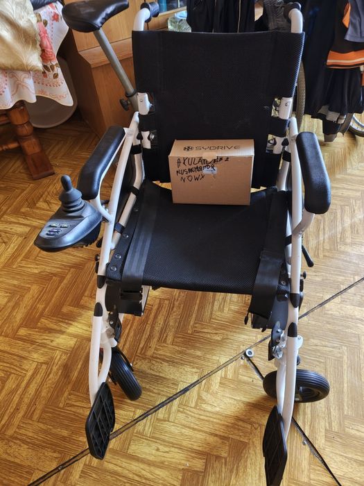 Wózek inwalidzki elektryczny
