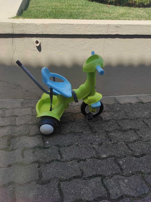 Bicicletas e triciclos de criança