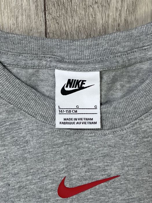 Nike футболка 147-158 см YL размер подростковая серая с принтом