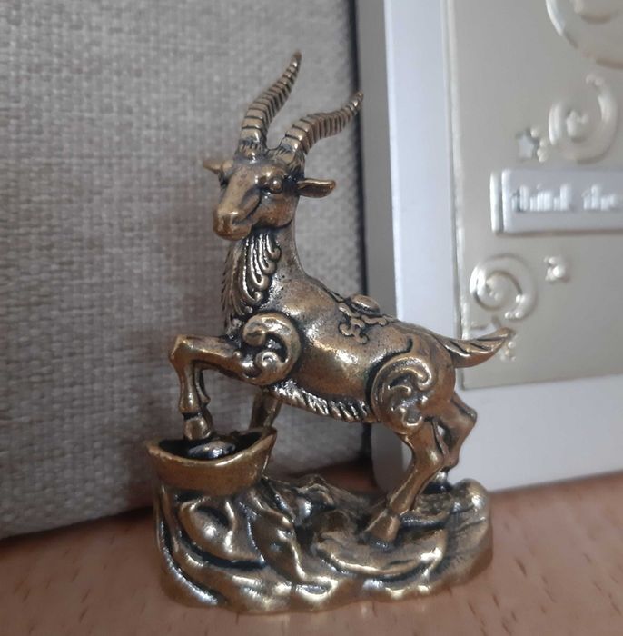 Figurka z mosiądzu koziorożec koziołek dekoracja znak zodiaku
