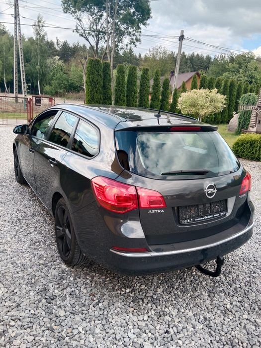 Opel astra J 2014rok 1.4turbo 140koni
