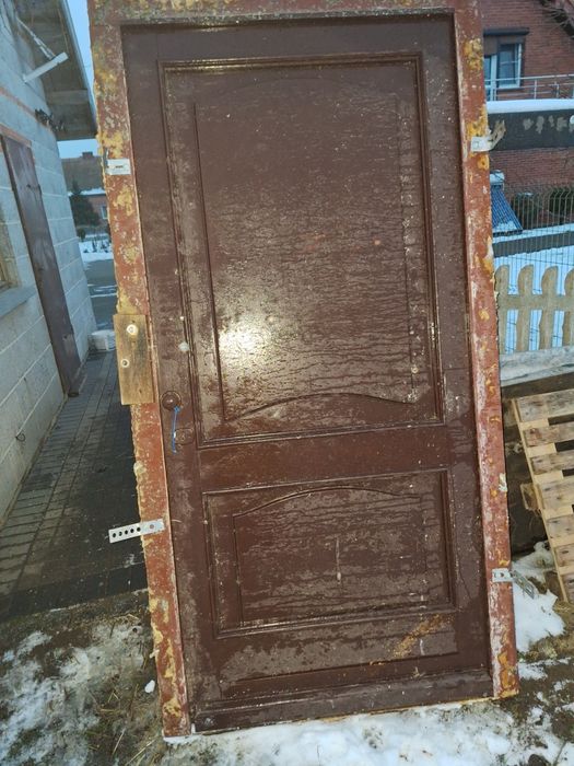 Drzwi używane na budowe